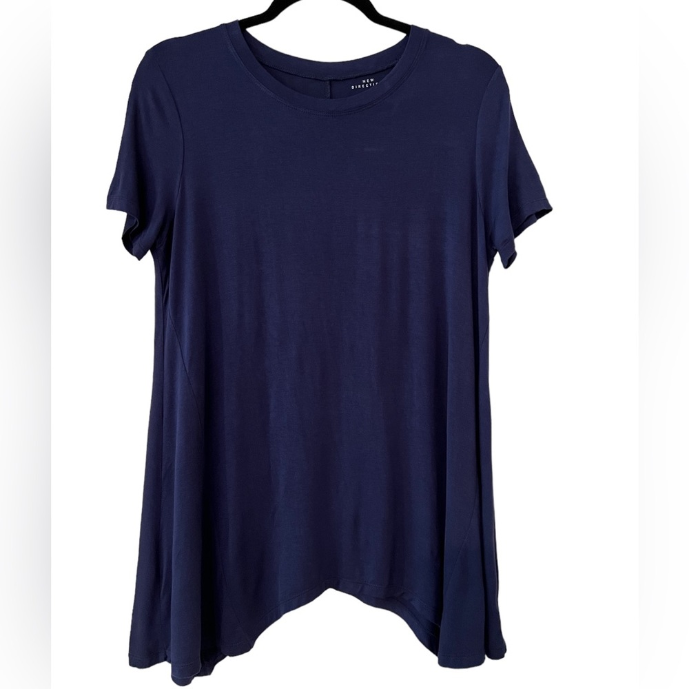 *2* New Directions Navy Sharkbite (Assymetrical) Hem Short Sleeve T-Shirt